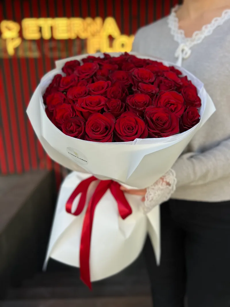51 trandafiri roșii 50 cm (moldovenești)